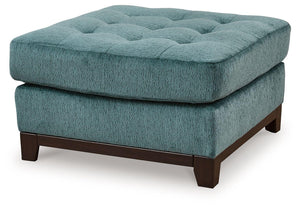 Ashley® - Laylabrook - Oversized Accent Ottoman - 5th Avenue Furniture
