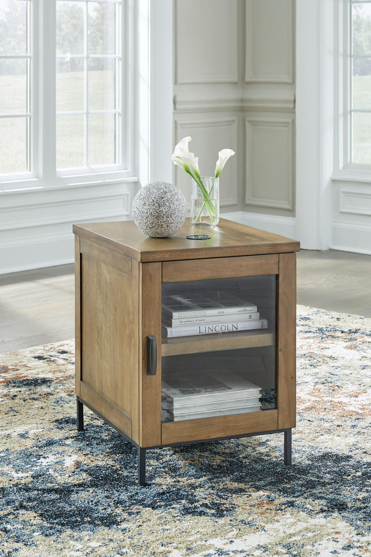 Signature Design by Ashley® - Torlanta - Brown - Chair Side End Table - 5th Avenue Furniture