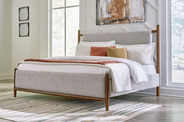 Signature Design by Ashley® - Lyncott - Upholstered Bed - 5th Avenue Furniture