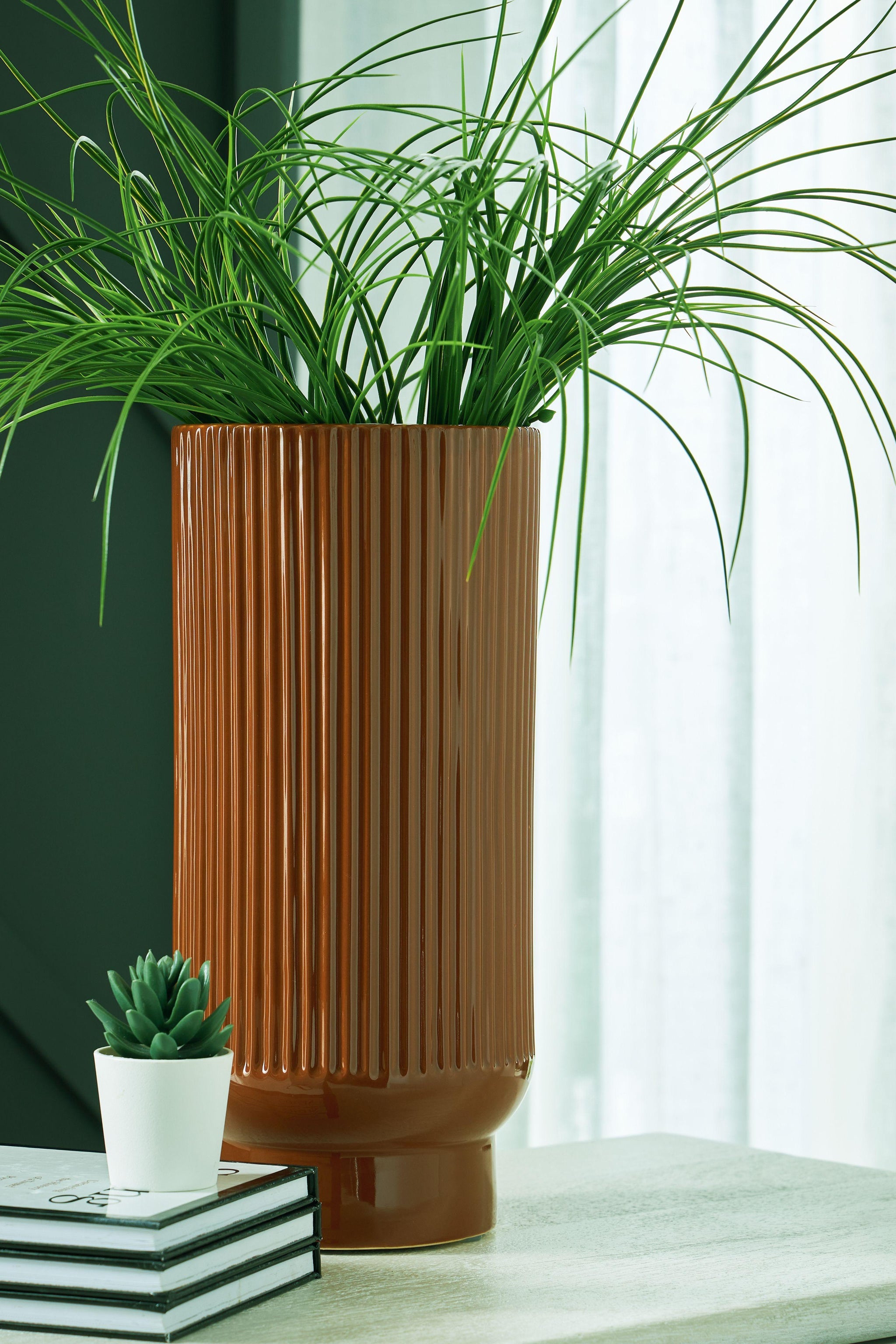 Signature Design by Ashley® - Avalyah - Large Vase - 5th Avenue Furniture