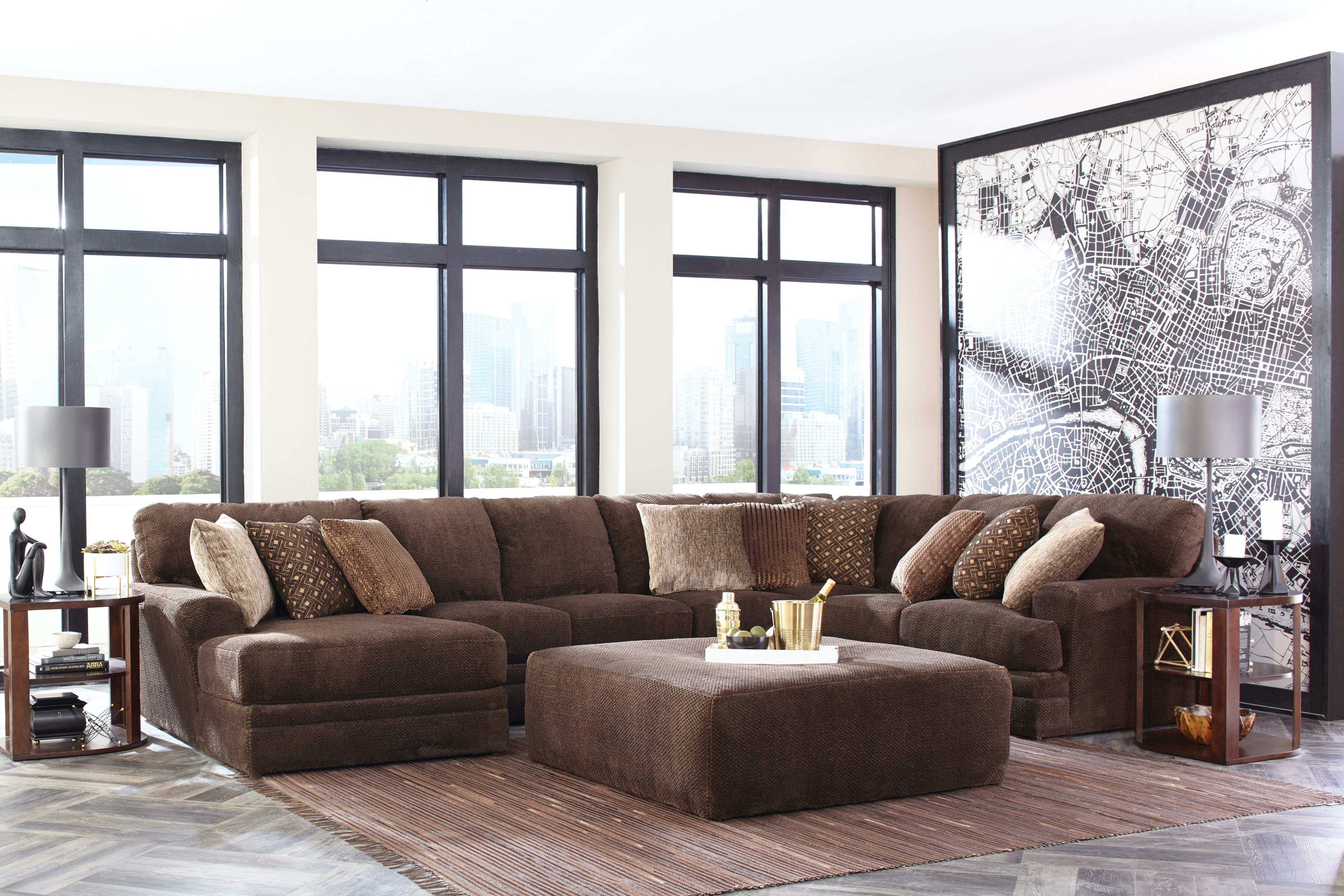 Mammoth - 3 Piece Sectional With Cocktail Ottoman (LSF Chaise) - Chocolate