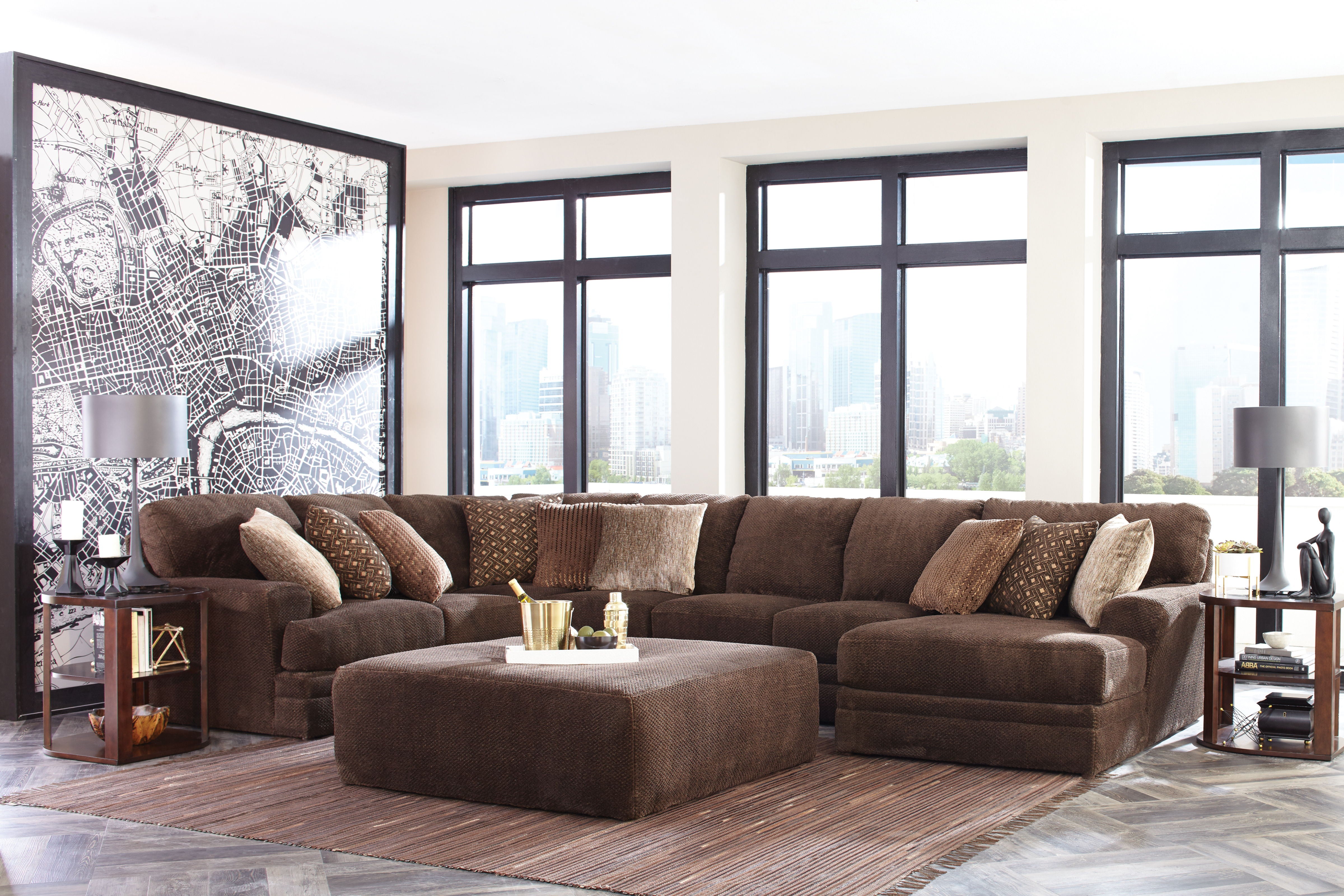 Mammoth - 3 Piece Sectional With Cocktail Ottoman (RSF Chaise) - Chocolate