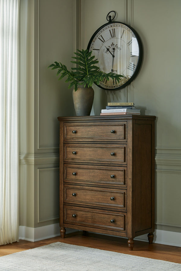 Benchcraft® - Sturlayne - Brown - Five Drawer Chest - 5th Avenue Furniture