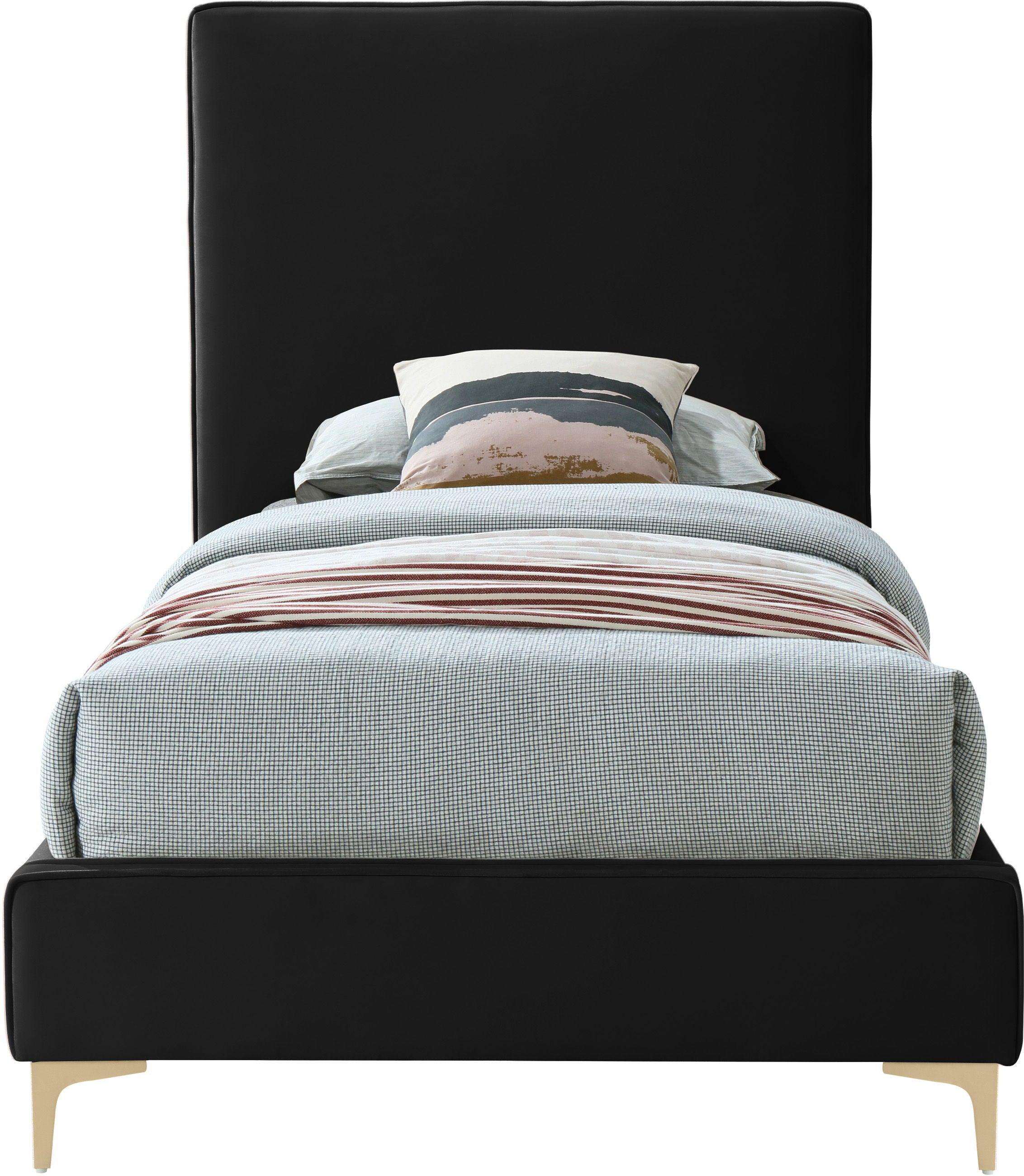 Meridian Furniture - Geri - Bed - 5th Avenue Furniture