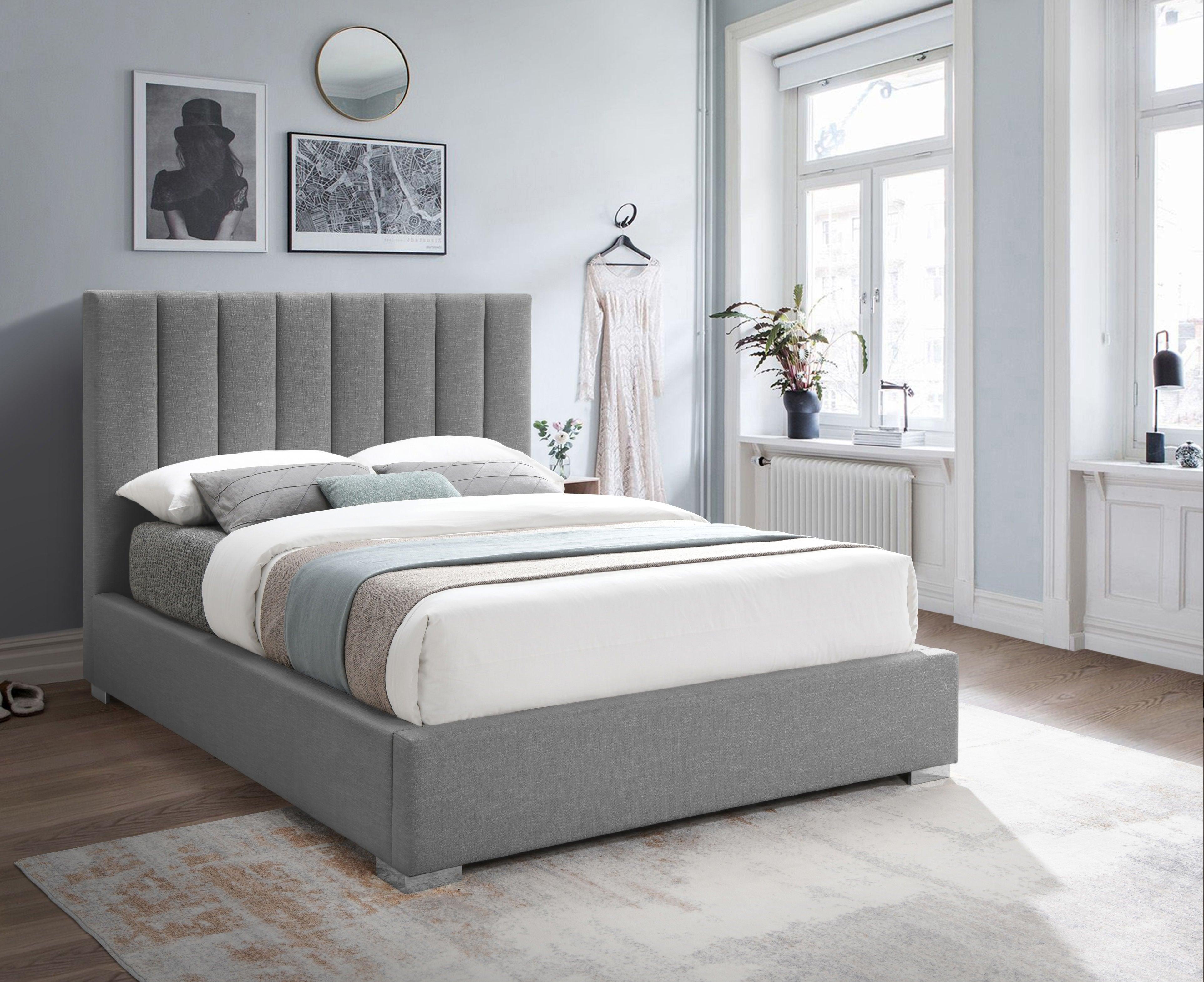 Meridian Furniture - Pierce - Bed - 5th Avenue Furniture