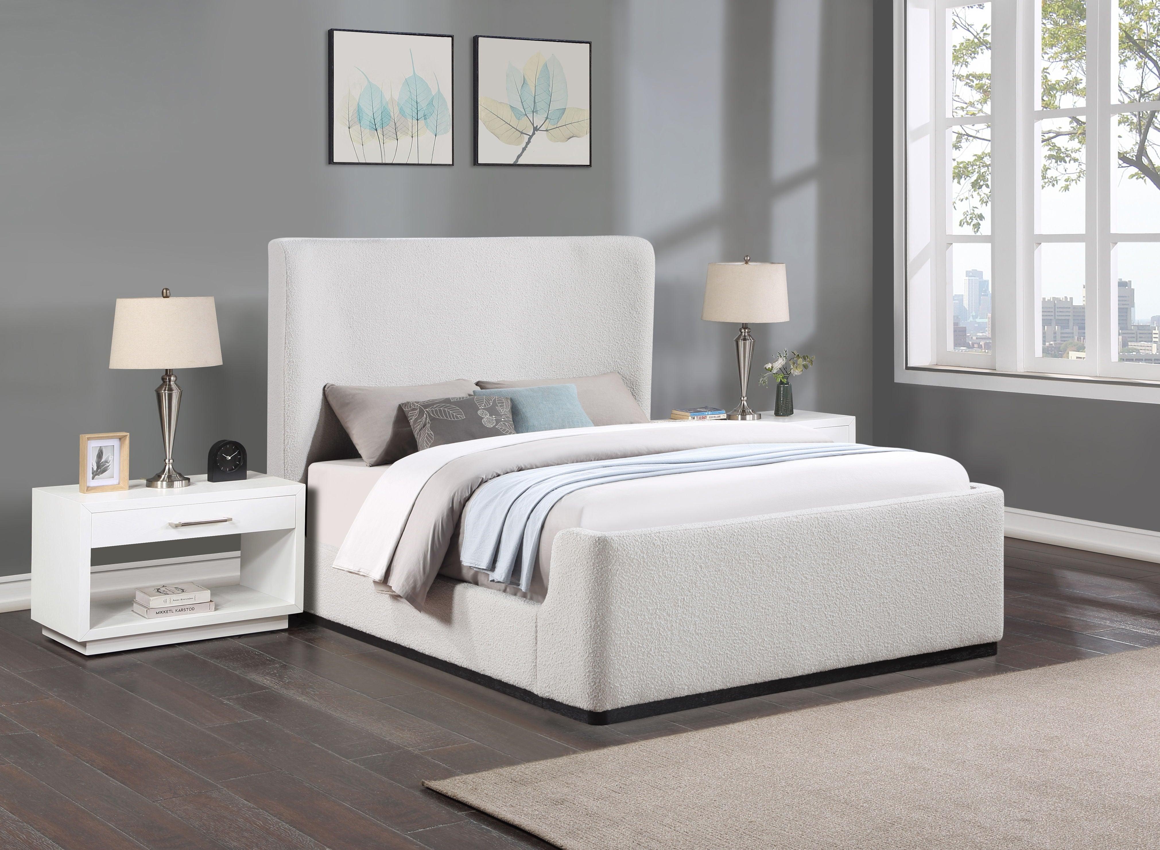 Meridian Furniture - Oliver - Bed - 5th Avenue Furniture