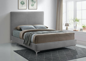 Meridian Furniture - Geri - Bed - 5th Avenue Furniture