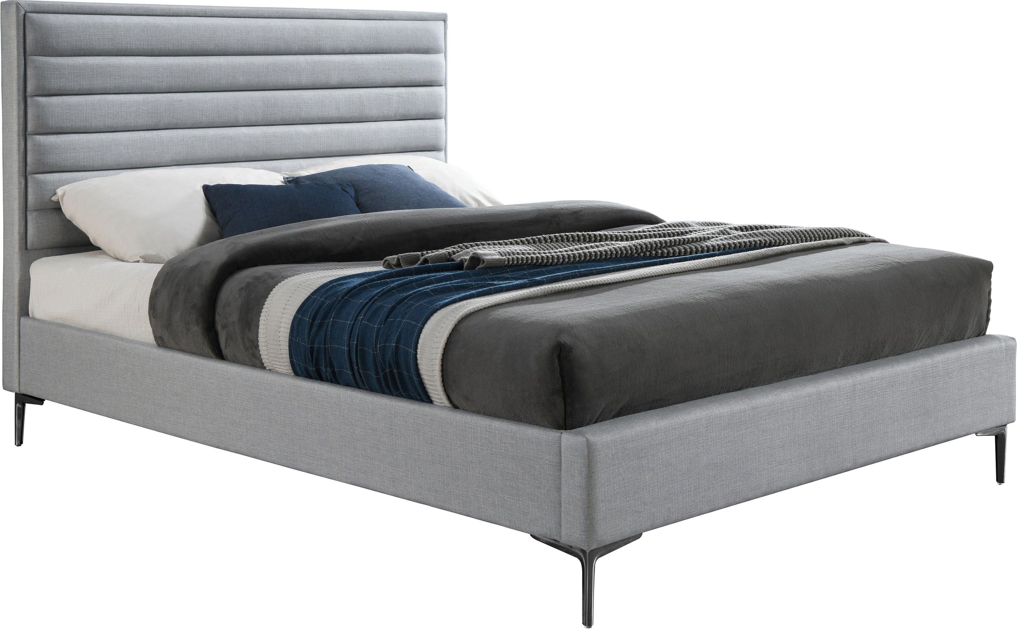 Meridian Furniture - Hunter - Bed - 5th Avenue Furniture