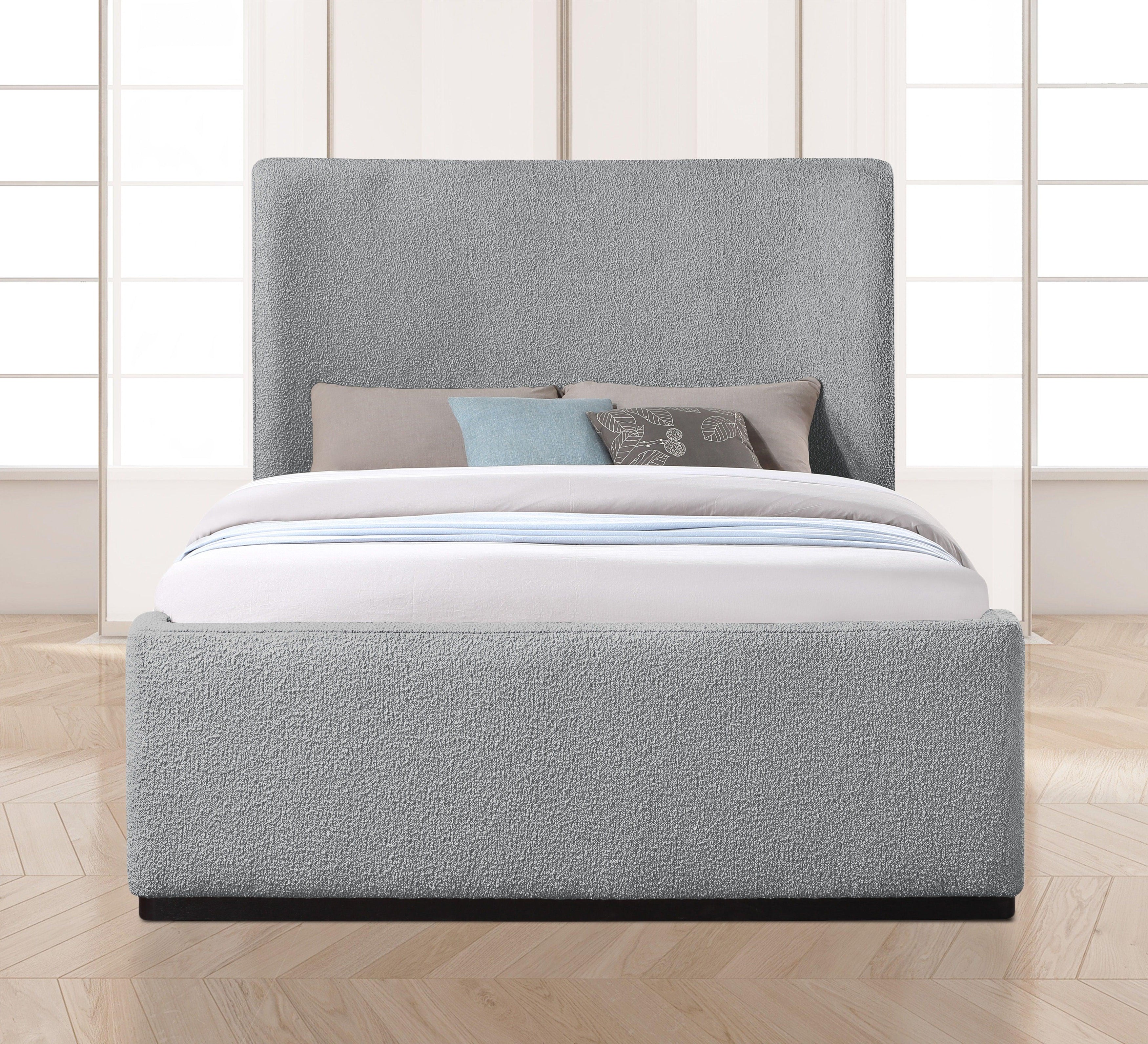 Meridian Furniture - Oliver - Bed - 5th Avenue Furniture