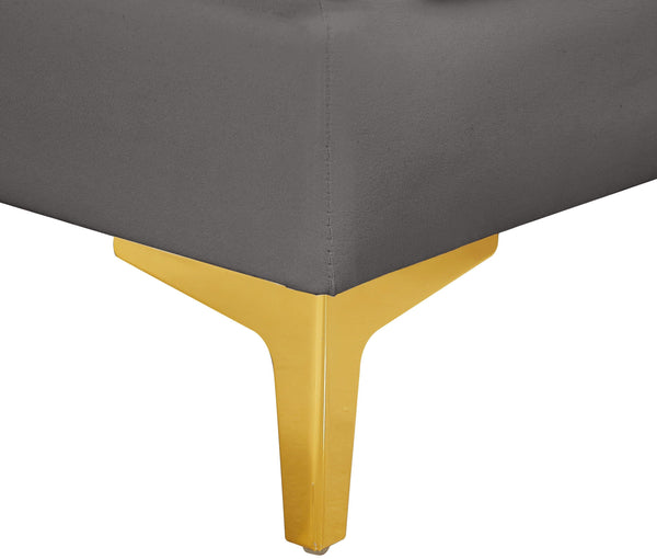 Meridian Furniture - Alina - Sectional - 5th Avenue Furniture