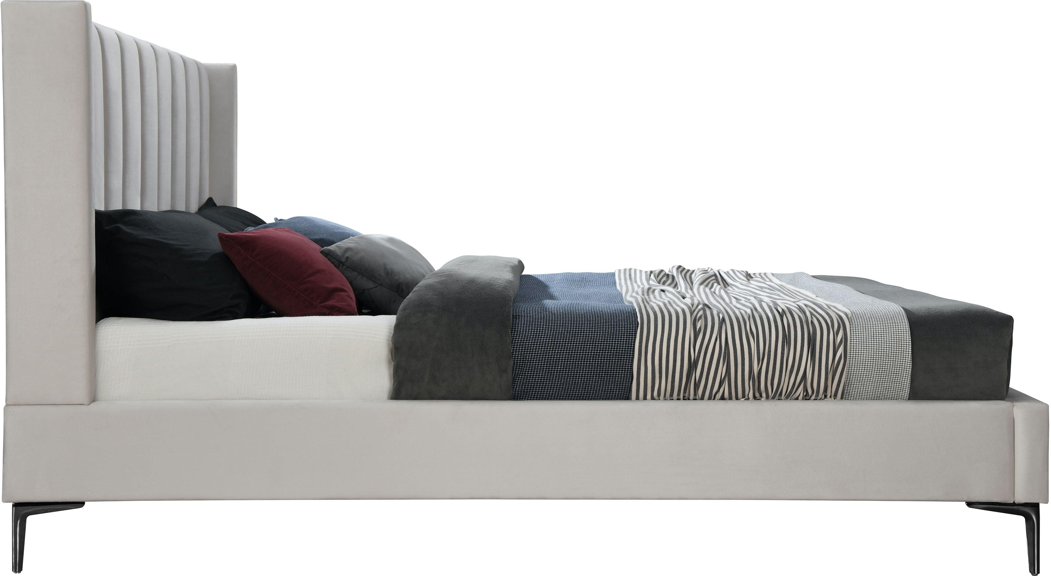 Meridian Furniture - Nadia - Bed - 5th Avenue Furniture