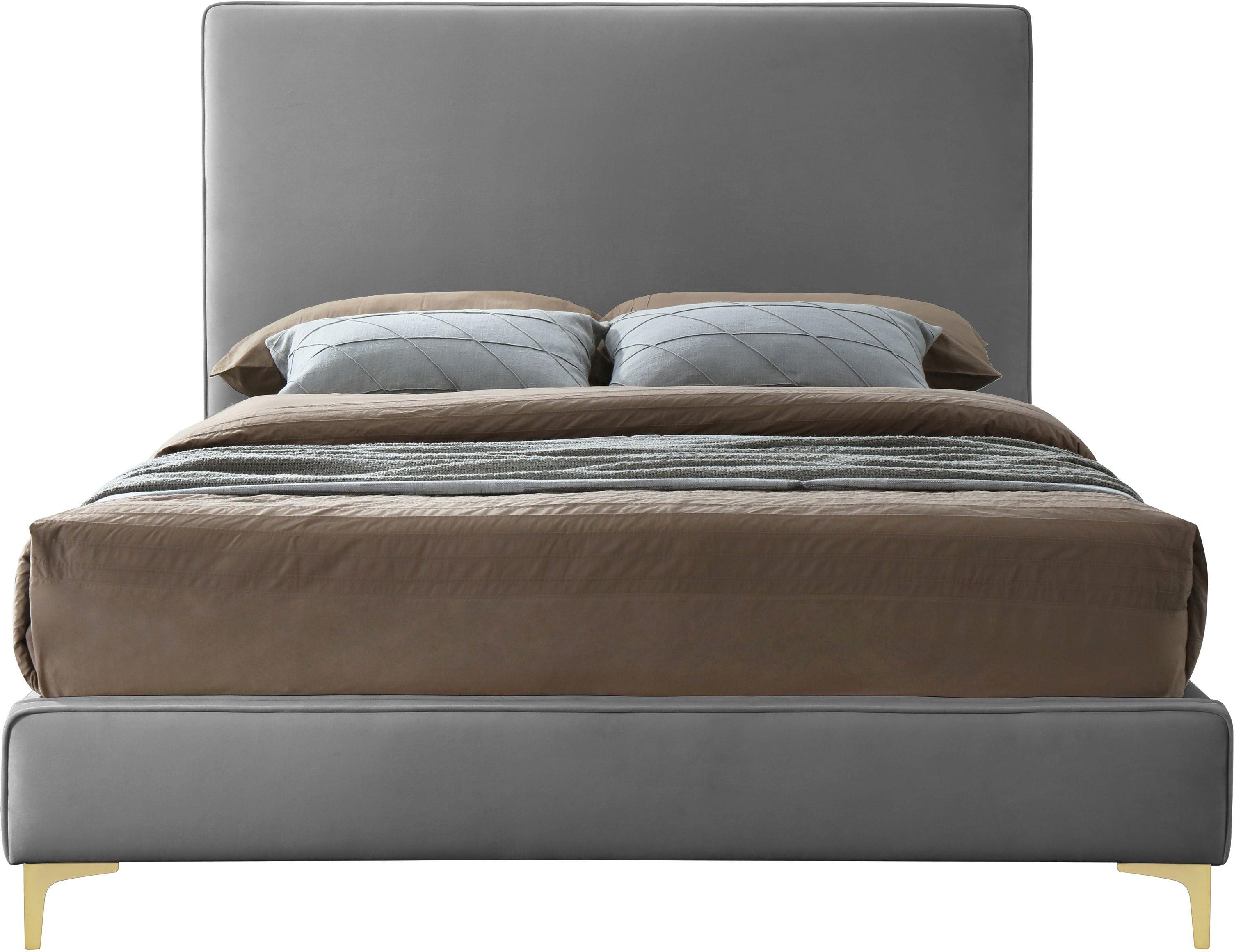 Meridian Furniture - Geri - Bed - 5th Avenue Furniture