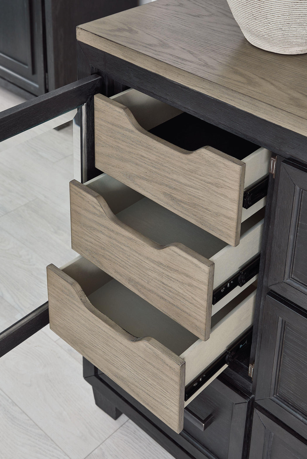 Signature Design by Ashley® - Foyland - Dresser, Mirror - 5th Avenue Furniture