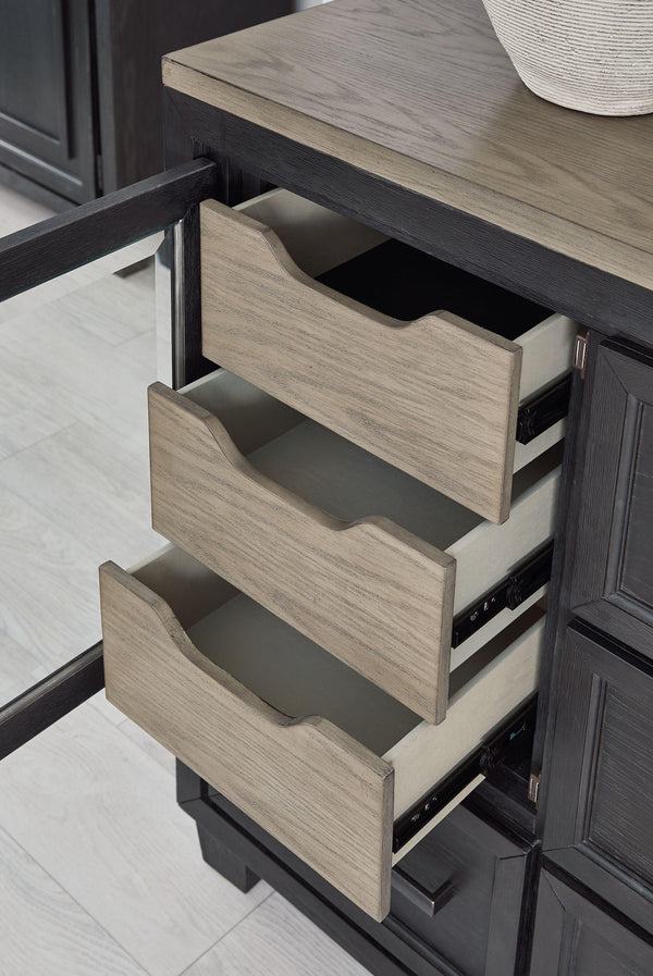 Signature Design by Ashley® - Foyland - Dresser, Mirror - 5th Avenue Furniture