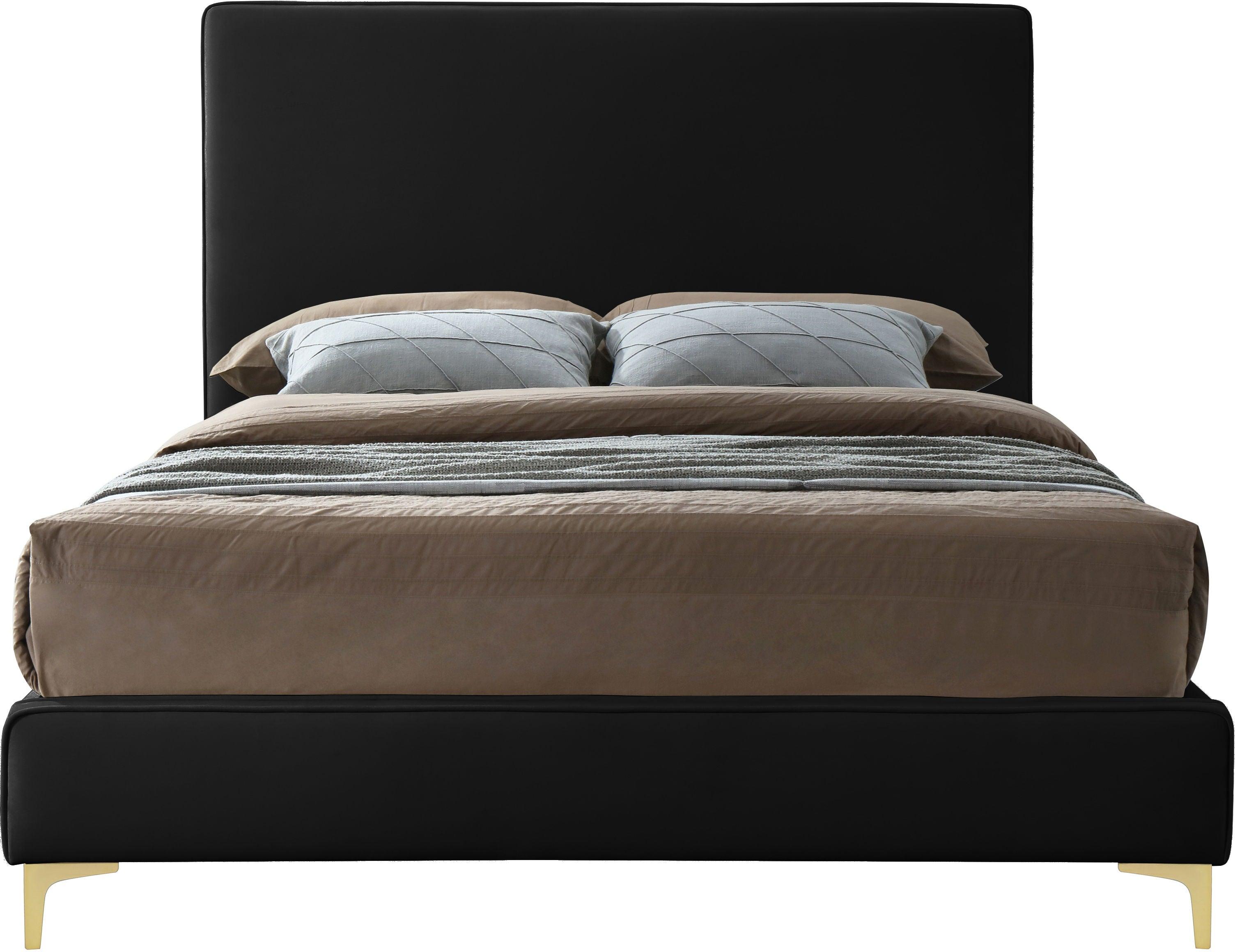 Meridian Furniture - Geri - Bed - 5th Avenue Furniture