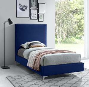 Meridian Furniture - Geri - Bed - 5th Avenue Furniture