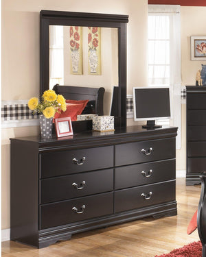 Signature Design by Ashley® - Huey Vineyard - Black - Dresser, Mirror - 5th Avenue Furniture