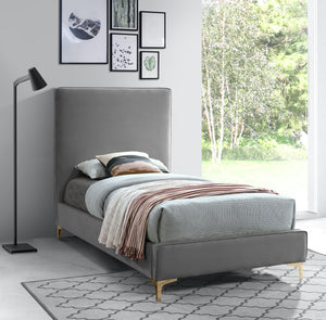 Meridian Furniture - Geri - Bed - 5th Avenue Furniture