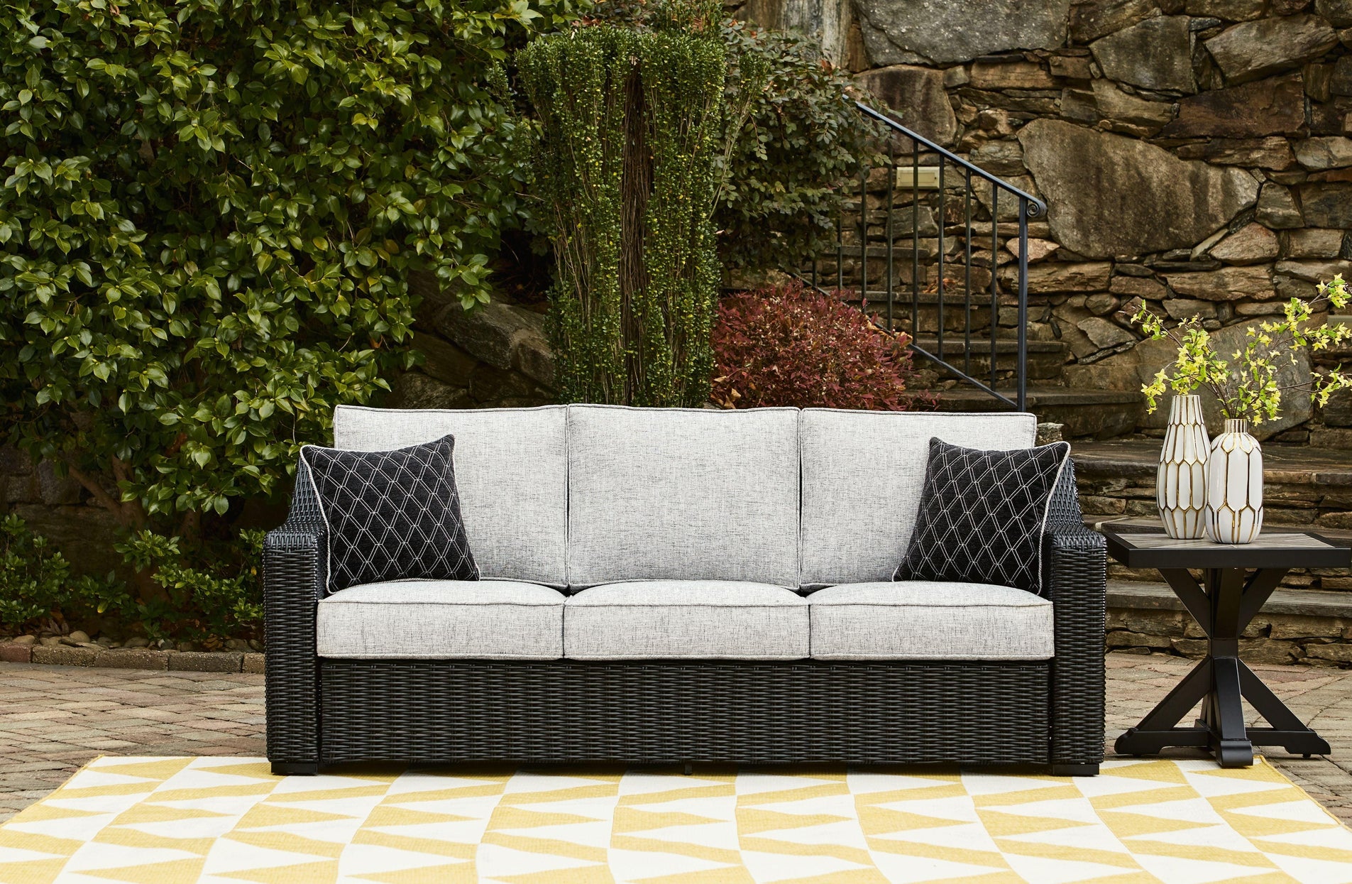 Ashley Furniture - Beachcroft - Sofa With Cushion - 5th Avenue Furniture