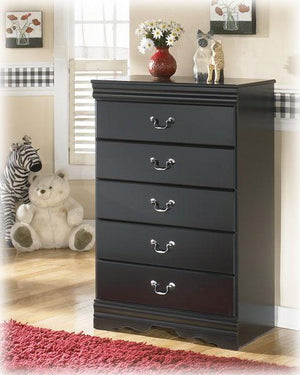 Ashley Furniture - Huey - Black - Five Drawer Chest - 5th Avenue Furniture