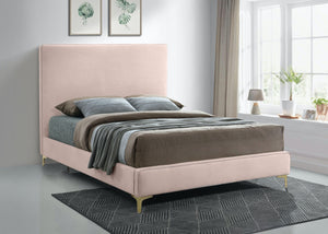 Meridian Furniture - Geri - Bed - 5th Avenue Furniture