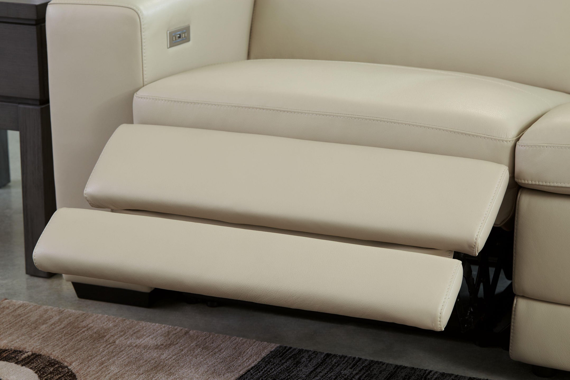Signature Design by Ashley® - Texline - Reclining Sectional - 5th Avenue Furniture
