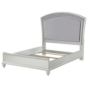ACME - Maverick - Panel Bed - 5th Avenue Furniture
