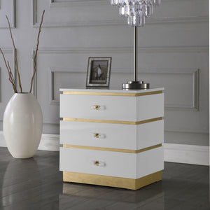 Meridian Furniture - Esme - Side Table - 5th Avenue Furniture