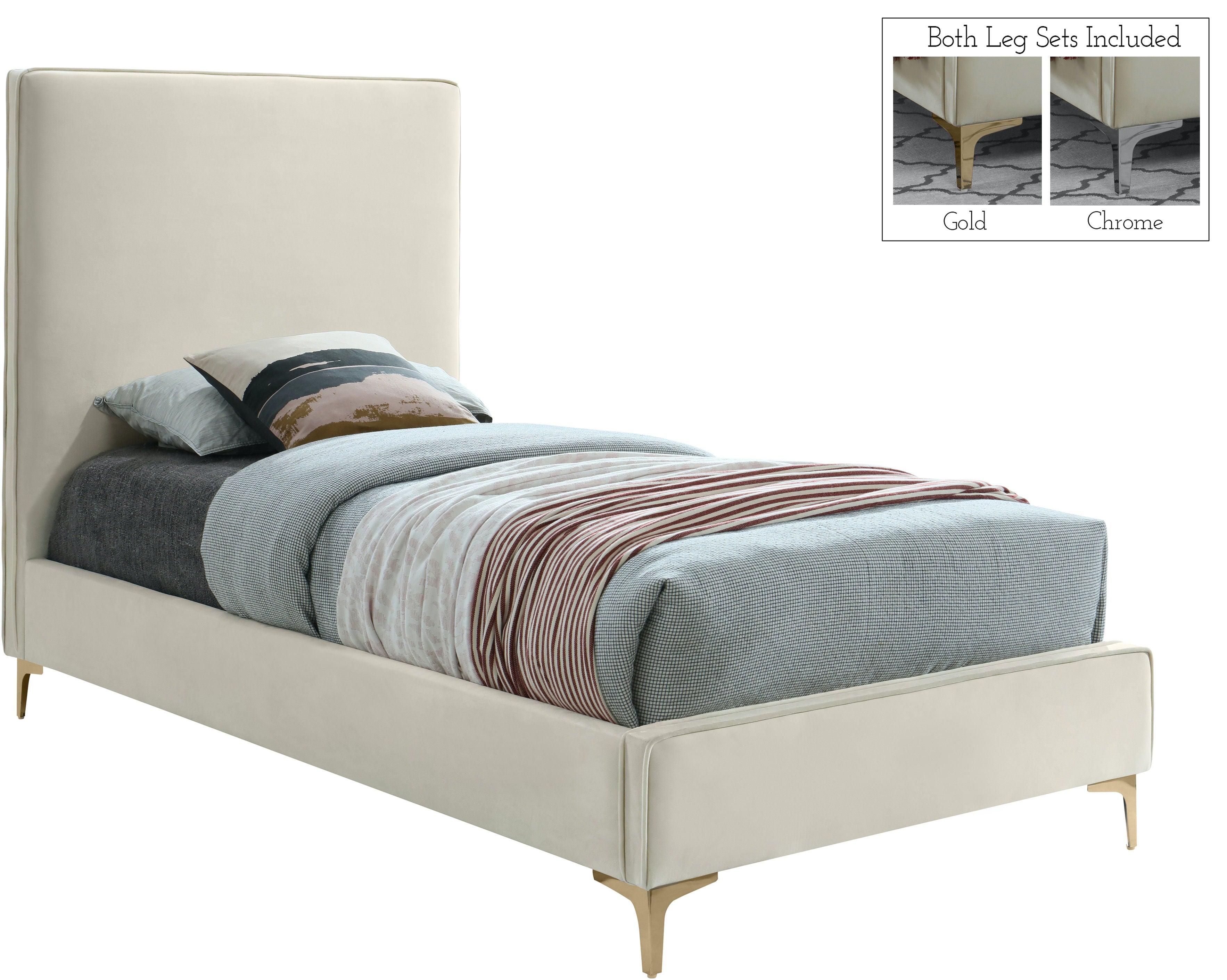 Meridian Furniture - Geri - Bed - 5th Avenue Furniture