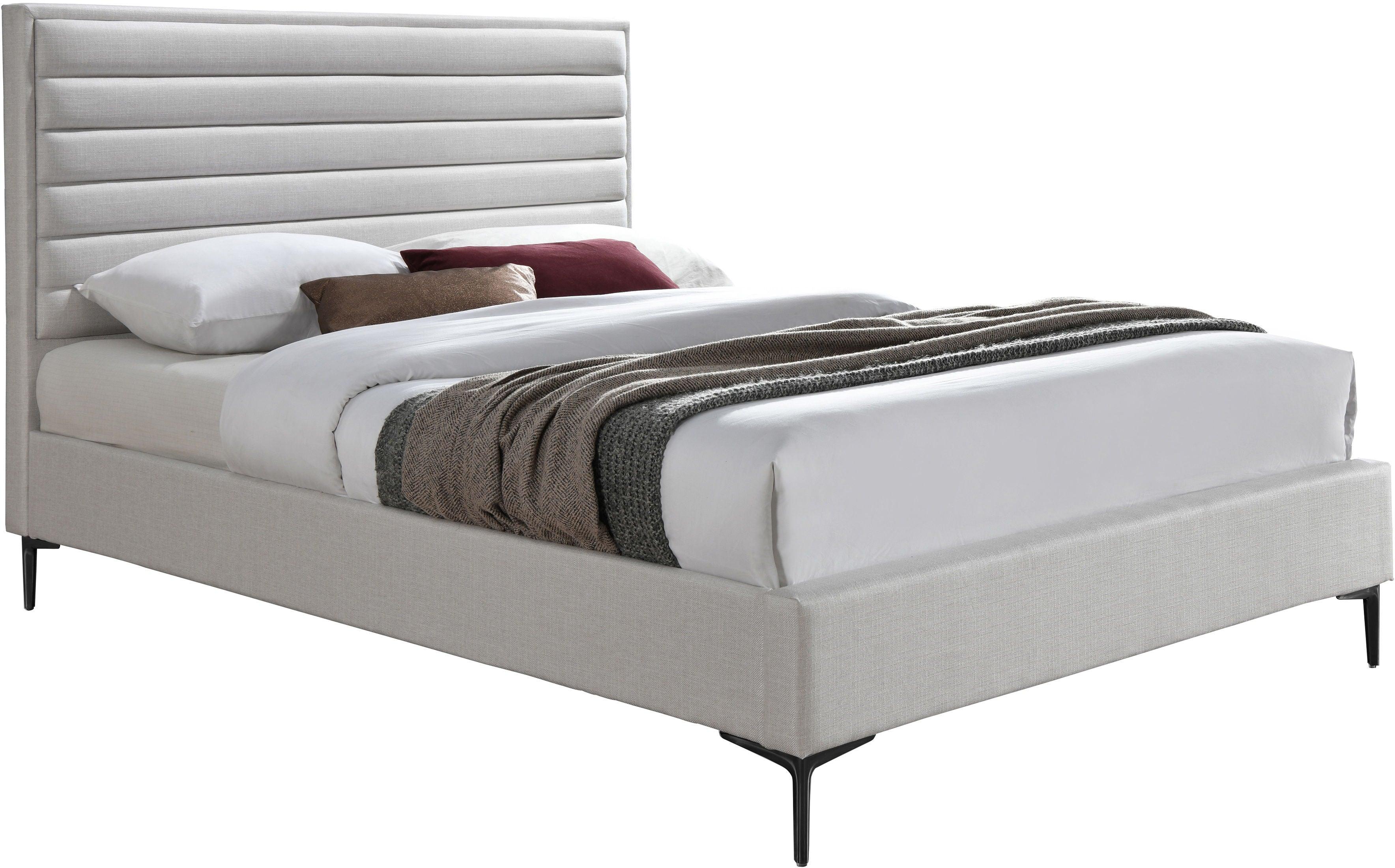 Meridian Furniture - Hunter - Bed - 5th Avenue Furniture