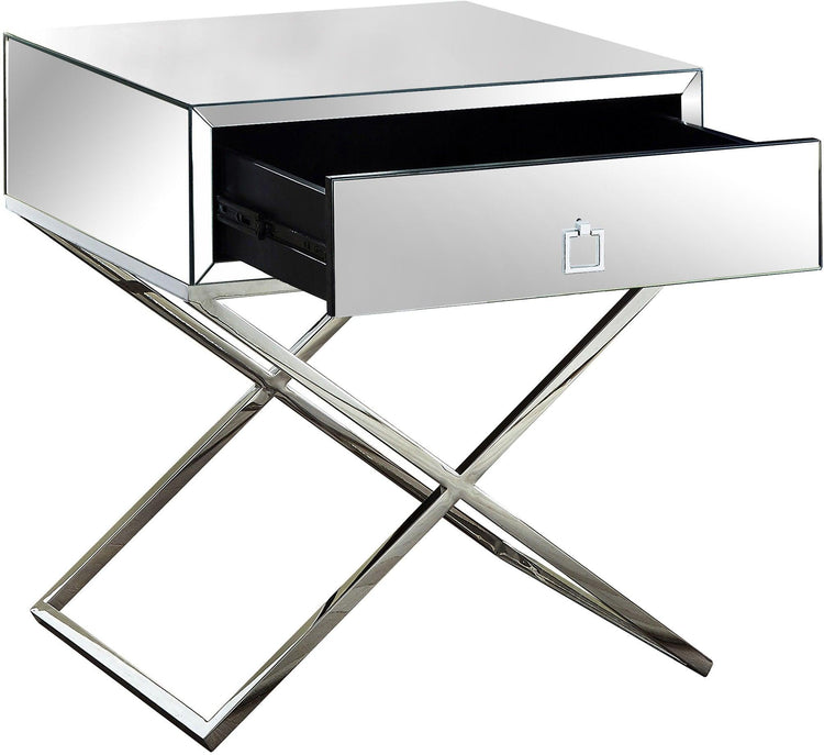 Meridian Furniture - Lynn - Side Table - 5th Avenue Furniture