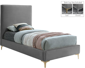 Meridian Furniture - Geri - Bed - 5th Avenue Furniture