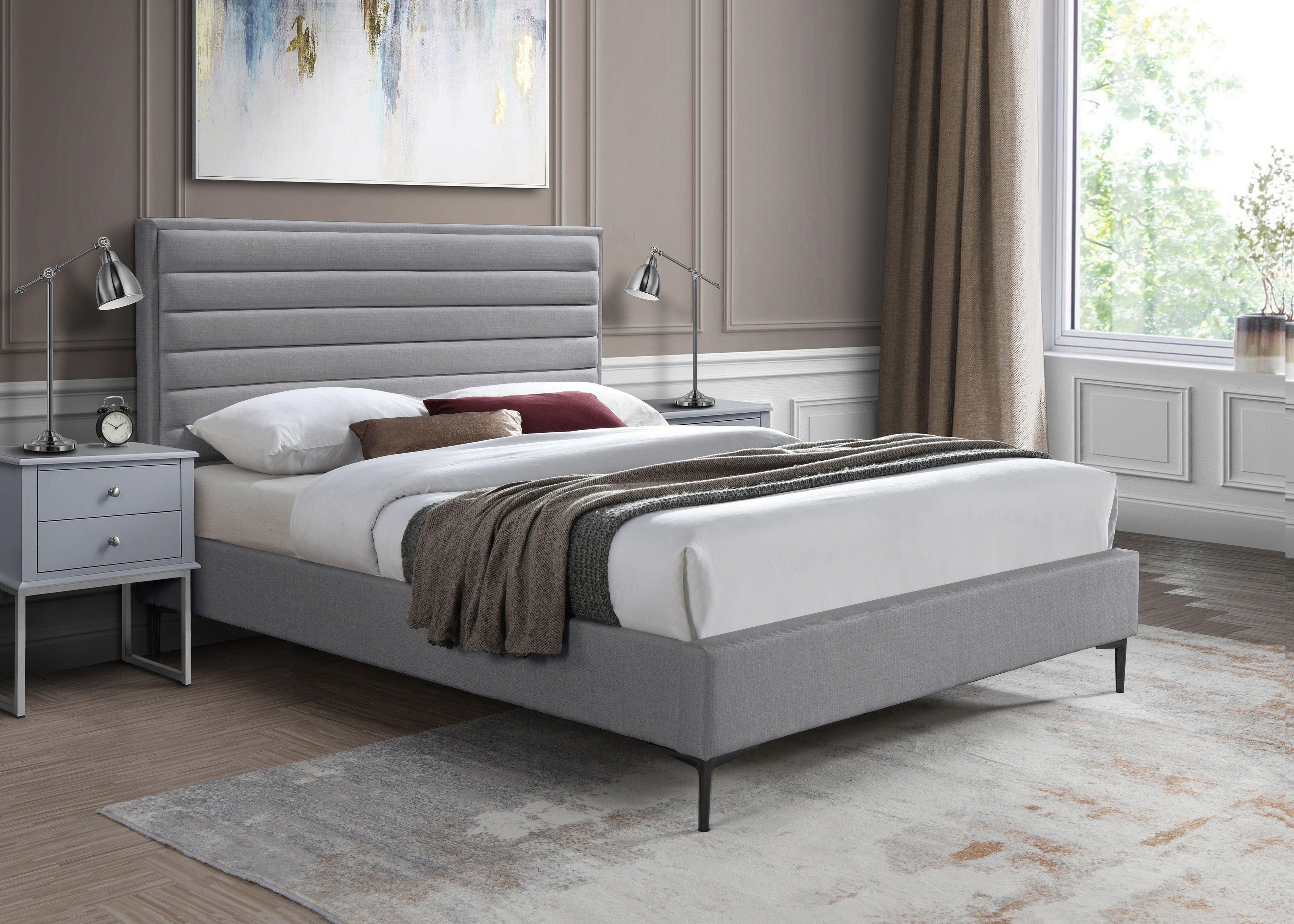 Meridian Furniture - Hunter - Bed - 5th Avenue Furniture